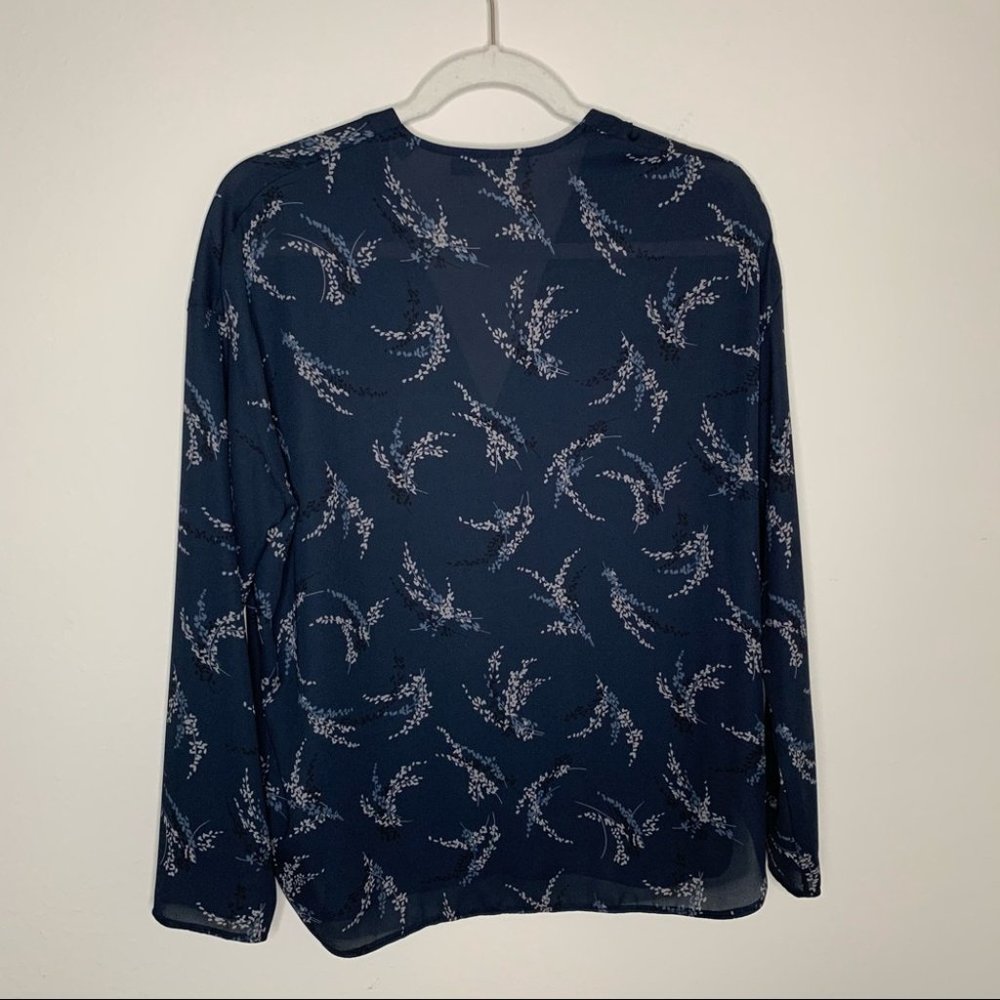 Vince Spring Floral Coastal Blouse Light - Picture 5 of 7